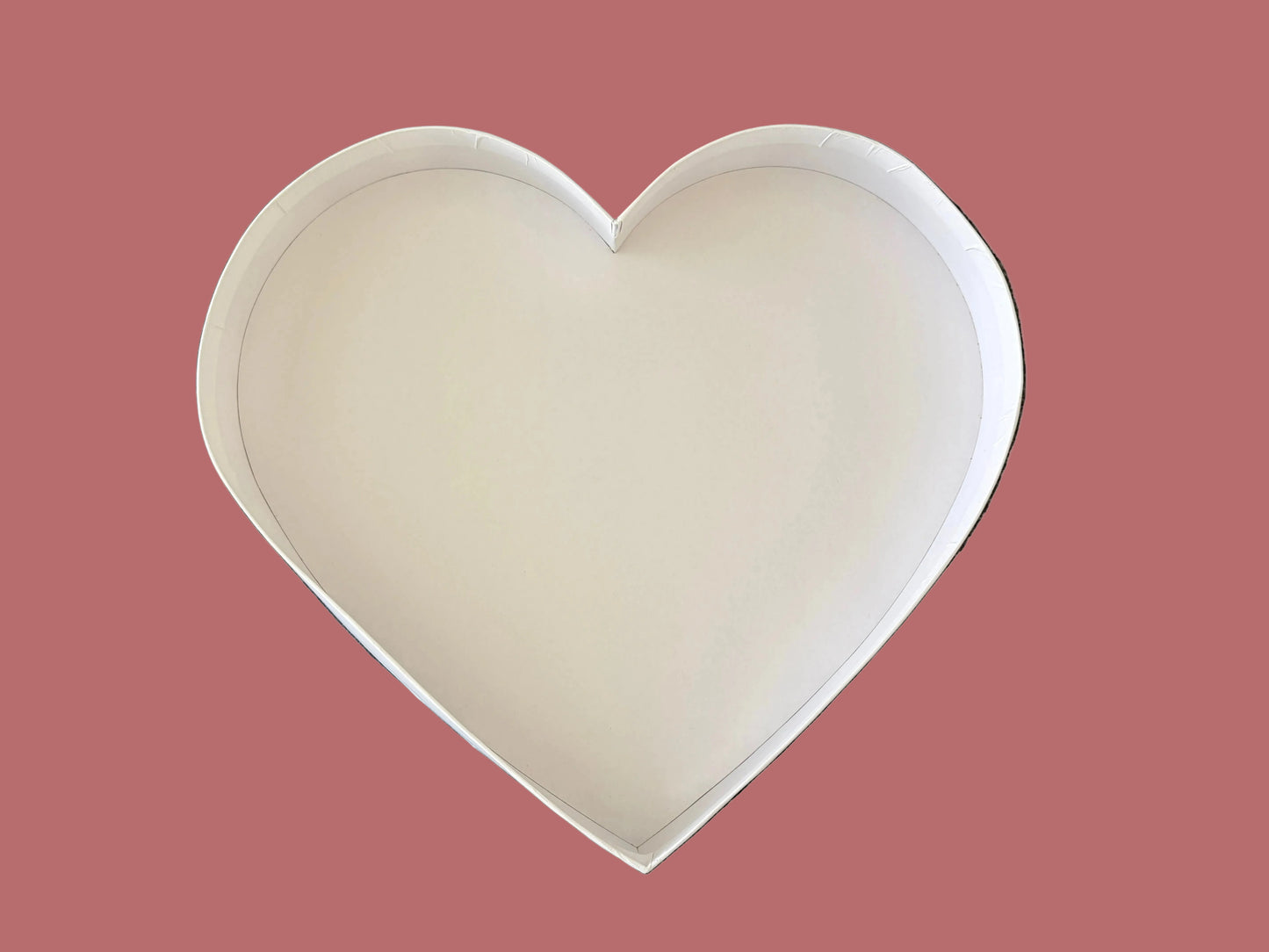 35 macarons + 12" white letter/heart/number box