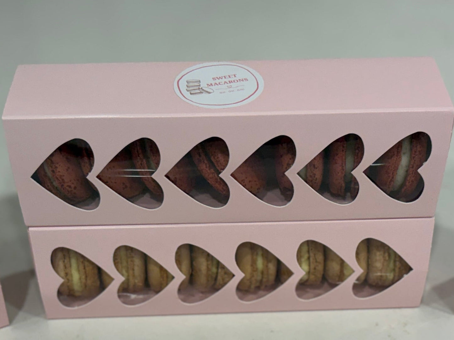 8 Ct Macaron Heart Box