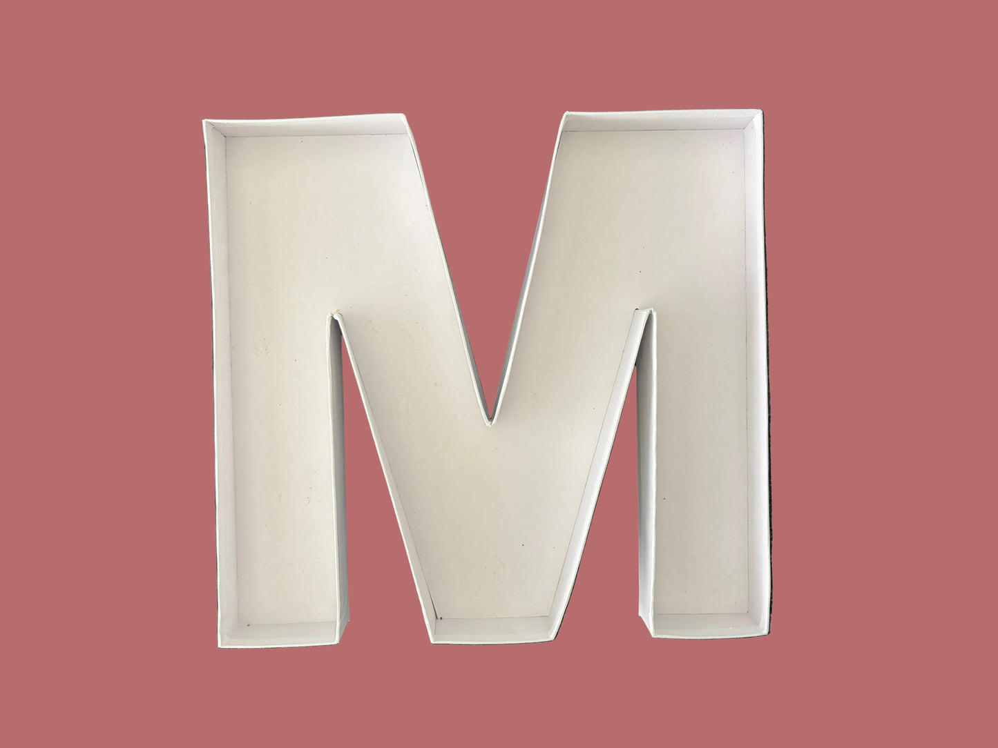 35 macarons + 12" white letter/heart/number box